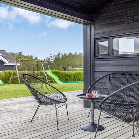 Ehmi - 750m From The Sea By Interhome *